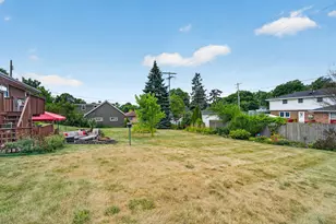 704 Roosevelt Ave, Racine, WI 53406 - Photo 27