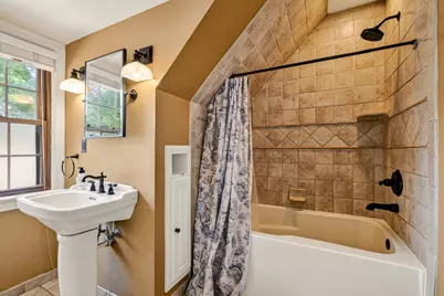 2658 N 88th St, Wauwatosa, WI 53226 - Photo 15