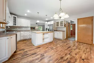 S67W23715 Fernwood Ct, Vernon, WI 53189 - Photo 9