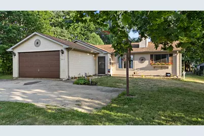 2021  4 Mile Rd, Racine, WI 53402 - Photo 5