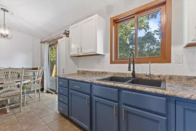 2021  4 Mile Rd, Racine, WI 53402 - Photo 11