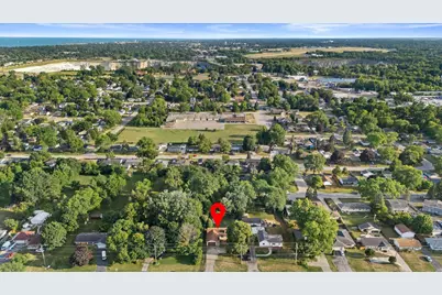2021  4 Mile Rd, Racine, WI 53402 - Photo 3