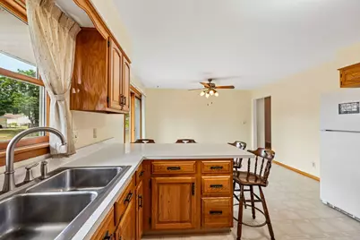 443  Park Ave, Burlington, WI 53105 - Photo 17