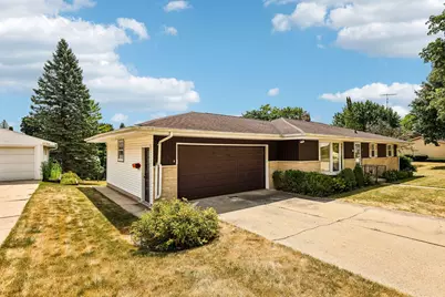 443  Park Ave, Burlington, WI 53105 - Photo 5