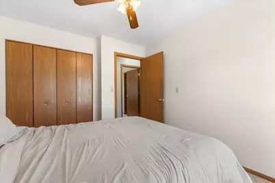 10365 S Kelly Dr, Oak Creek, WI 53154 - Photo 9