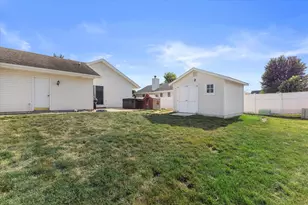 10365 S Kelly Dr, Oak Creek, WI 53154 - Photo 31