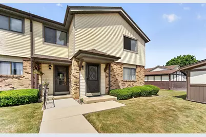 5728  Cambridge Cir #8, Racine, WI 53406 - Photo 1