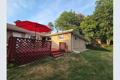 2027  Summit Ave, Waukesha, WI 53188 - Photo 33