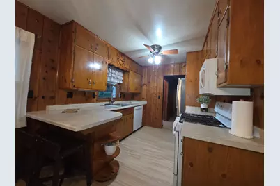 2027  Summit Ave, Waukesha, WI 53188 - Photo 9