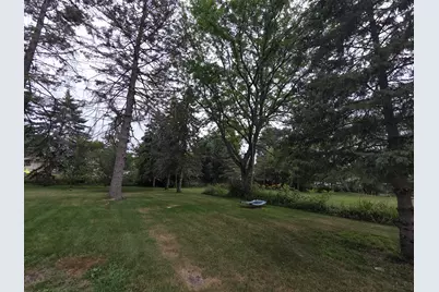 2027  Summit Ave, Waukesha, WI 53188 - Photo 37
