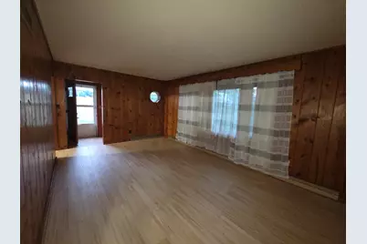 2027  Summit Ave, Waukesha, WI 53188 - Photo 7