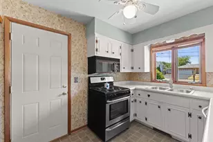 5429 Erie St, Racine, WI 53402 - Photo 13