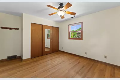 5429  Erie St, Racine, WI 53402 - Photo 21
