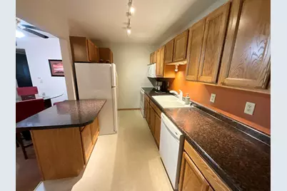 W169N11586  Biscayne Dr #13, Germantown, WI 53022 - Photo 5