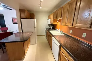 W169N11586 Biscayne Dr, Germantown, WI 53022 - Photo 5