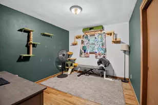 586 Oak St, Burlington, WI 53105 - Photo 7
