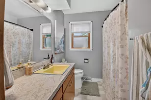 586 Oak St, Burlington, WI 53105 - Photo 15
