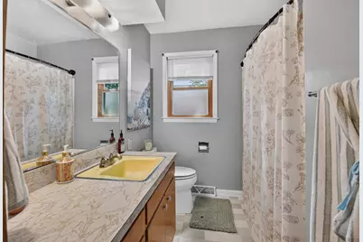 586  Oak St, Burlington, WI 53105 - Photo 17