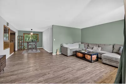 586  Oak St, Burlington, WI 53105 - Photo 3