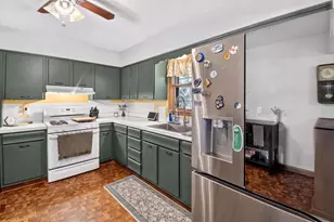 586 Oak St, Burlington, WI 53105 - Photo 11