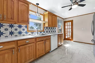 3321  Tenth Ave, Racine, WI 53402 - Photo 9