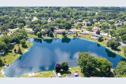 176  Ridgeway Dr, Dousman, WI 53118 - Photo 3