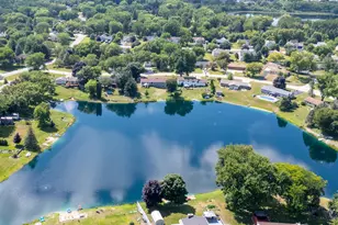 176 Ridgeway Dr, Dousman, WI 53118 - Photo 3