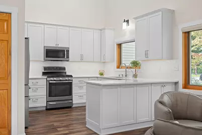 4033  Beverly Dr, Onalaska, WI 54650 - Photo 9