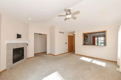 215  Westward Dr, Elkhorn, WI 53121 - Photo 7