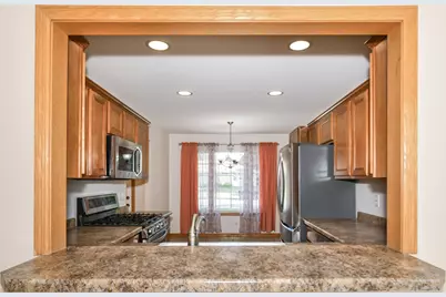 215  Westward Dr, Elkhorn, WI 53121 - Photo 9