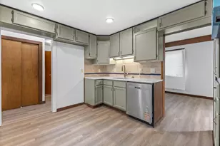 419 Hayes Avenue, Racine, WI 53405 - Photo 9