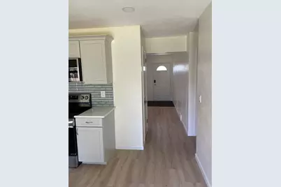 1422 W Van Norman Ave, Milwaukee, WI 53221 - Photo 17