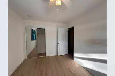 1422 W Van Norman Ave, Milwaukee, WI 53221 - Photo 43