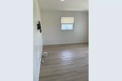 1422 W Van Norman Ave, Milwaukee, WI 53221 - Photo 11
