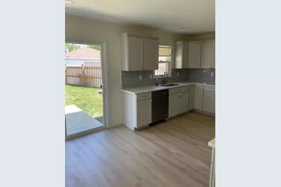 1422 W Van Norman Ave, Milwaukee, WI 53221 - Photo 25
