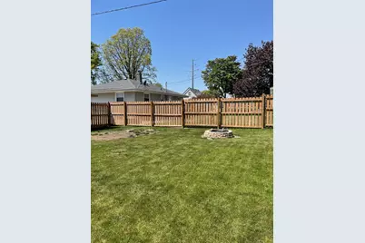 1422 W Van Norman Ave, Milwaukee, WI 53221 - Photo 7