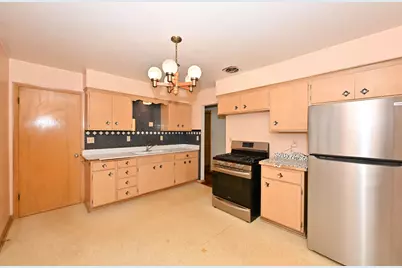 4777 S 14th St, Milwaukee, WI 53221 - Photo 11