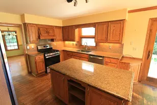 1230 Gleneagles Ct, Geneva, WI 53147 - Photo 7