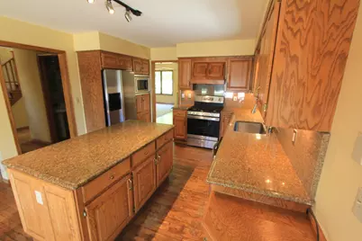 1230  Glen Eagles Ct #22-11, Geneva, WI 53147 - Photo 9