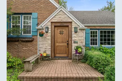 1009  Waldo Blvd, Manitowoc, WI 54220 - Photo 1