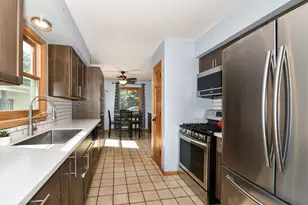 45 N Maria Dr, Elkhorn, WI 53121 - Photo 9