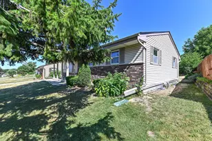 1220 Lakeview Ave, South Milwaukee, WI 53172 - Photo 1