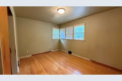 5104  Graceland Blvd, Racine, WI 53406 - Photo 11