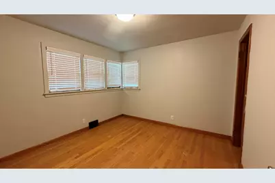 5104  Graceland Blvd, Racine, WI 53406 - Photo 9