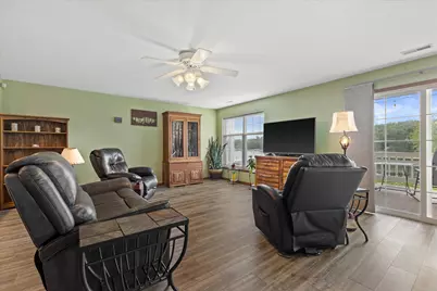 2107  Landings Ln, Delavan, WI 53115 - Photo 5