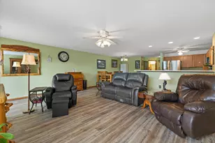 2107 Landings Ln, Delavan, WI 53115 - Photo 7