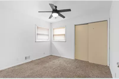 7063 N 37th St, Milwaukee, WI 53209 - Photo 17