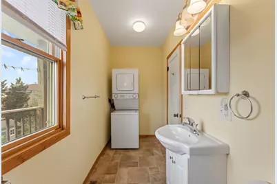 23 N Hill St, Fountain City, WI 54629 - Photo 23