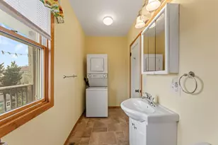 23 N Hill St, Fountain City, WI 54629 - Photo 23
