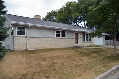 2672 N 115th St, Wauwatosa, WI 53226 - Photo 3